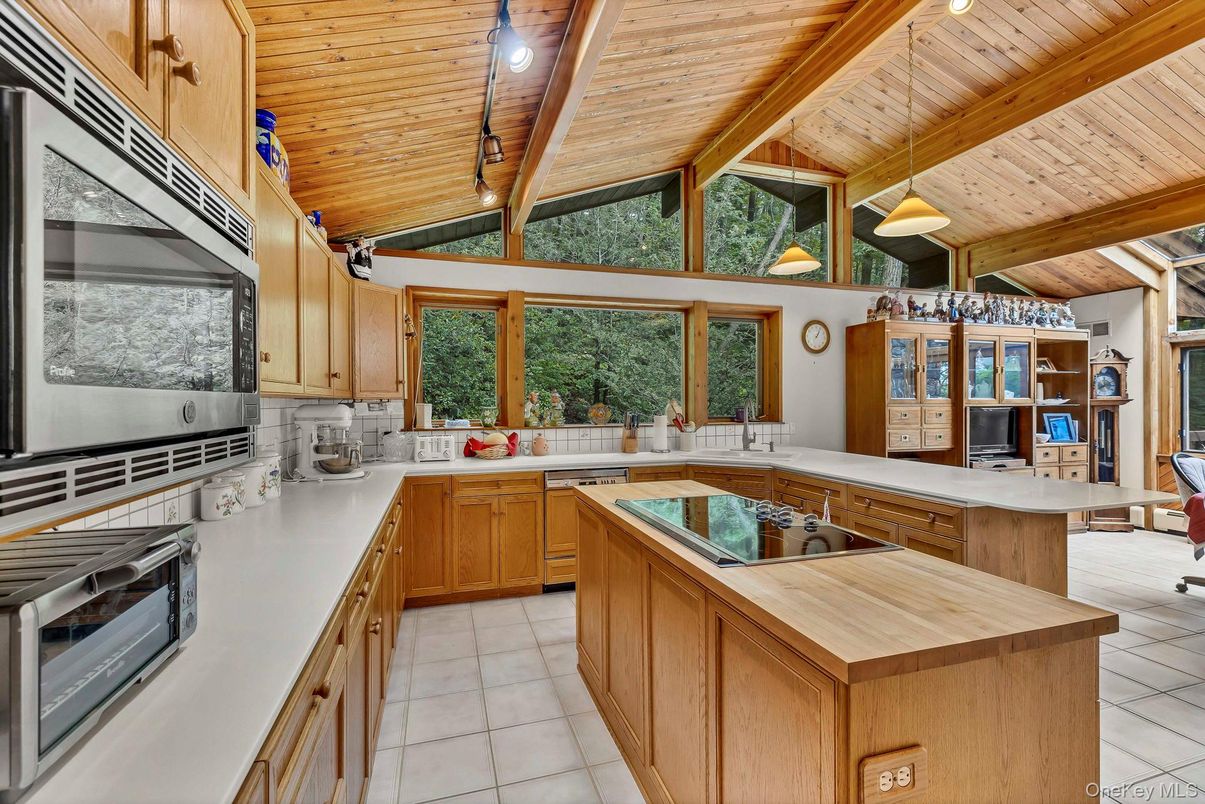 Interior, Kitchen, Pendant Lights, Wooden Beams, Wooden Ceilings