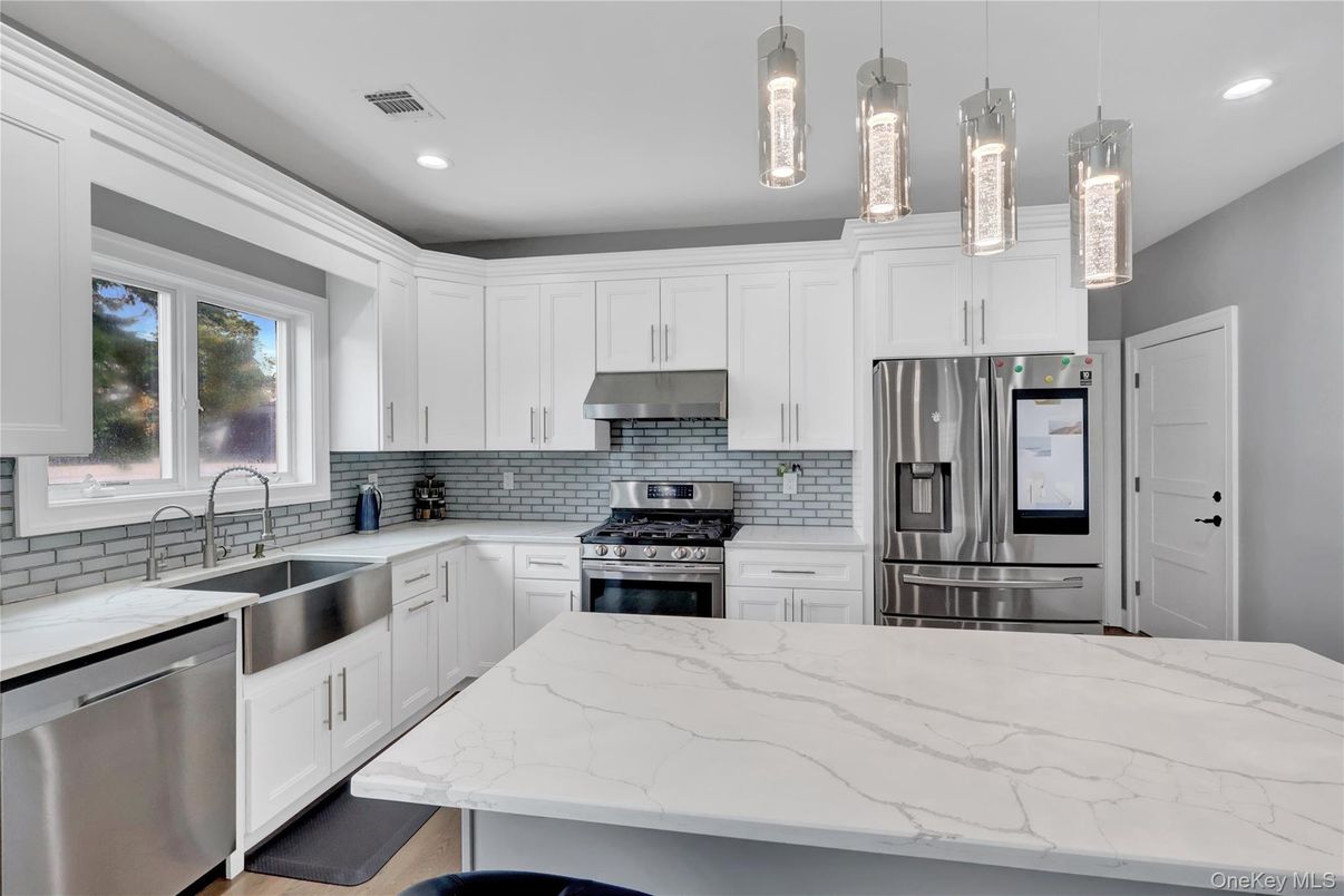 Interior, Kitchen, Pendant Lights, Recessed Lighting, Stainless Steel Appliances