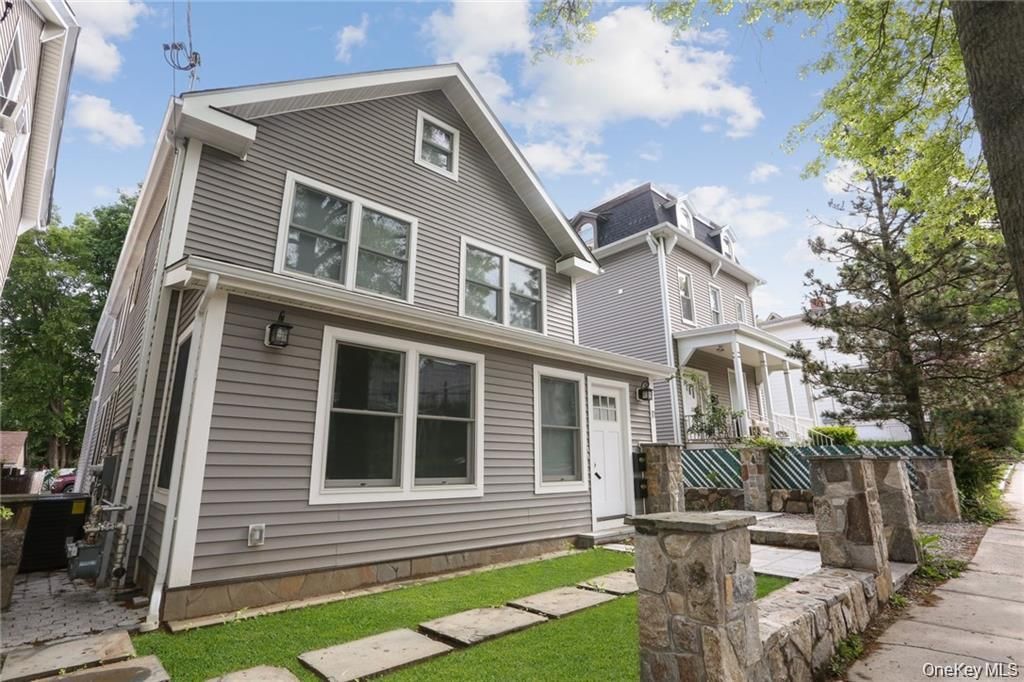 Exterior, Facade, Queen Anne Victorian