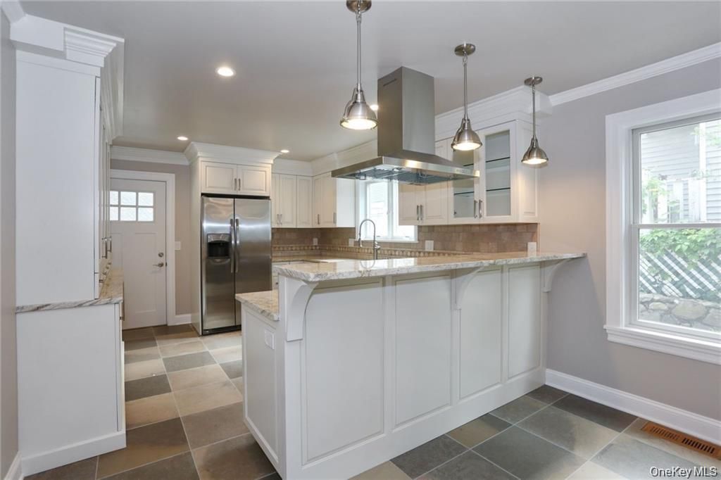 Interior, Kitchen, Pendant Lights, Recessed Lighting, Stainless Steel Appliances