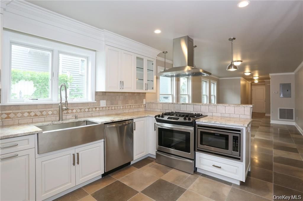 Interior, Kitchen, Pendant Lights, Recessed Lighting, Stainless Steel Appliances