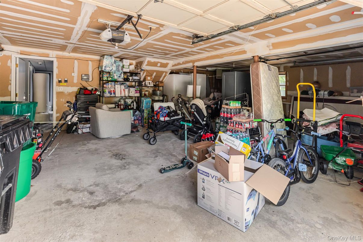 Garage, Interior