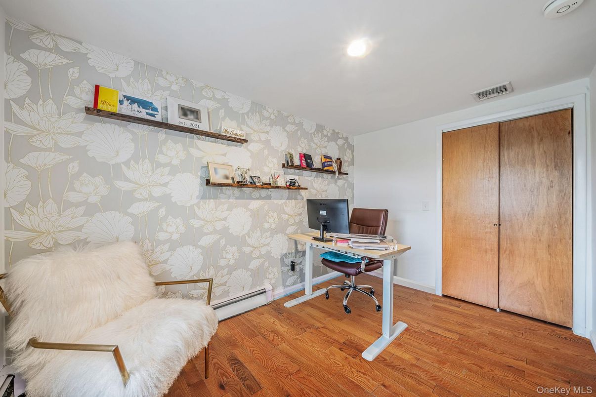 Home Office, Interior, Recessed Lighting, Wood Texture Flooring