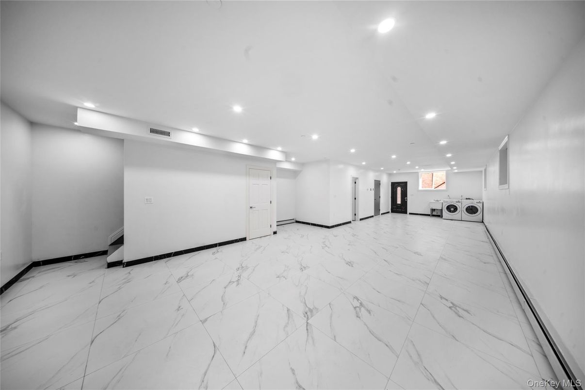 Empty room, Interior, Marble, Recessed Lighting
