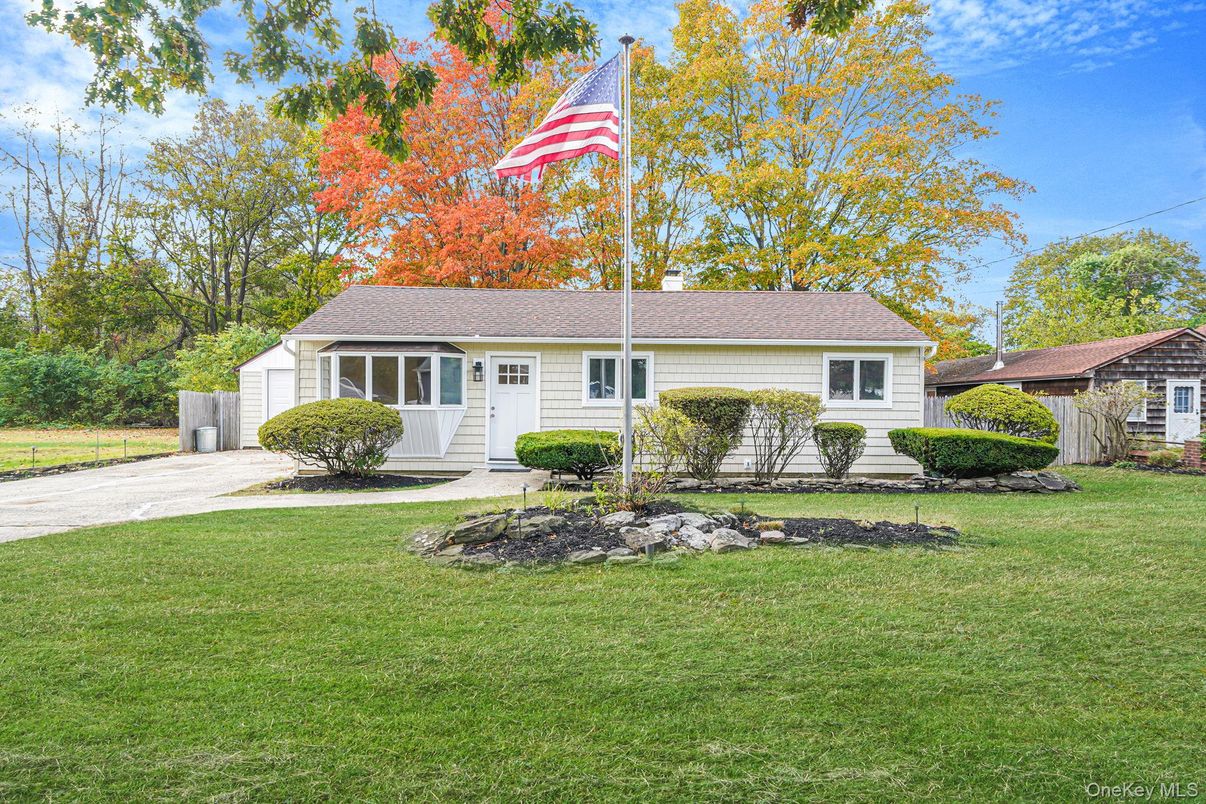 Backyard, Exterior, Facade, Cape Cod