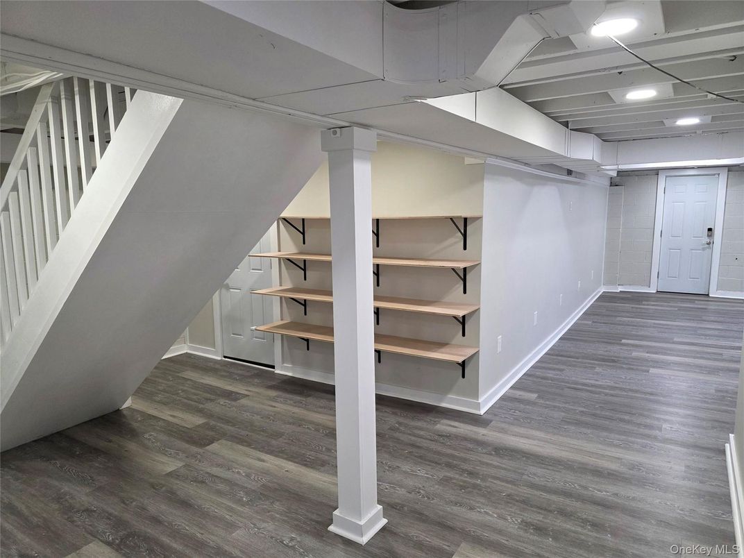 Interior, Recessed Lighting, Walk-in Closets, Wood Texture Flooring