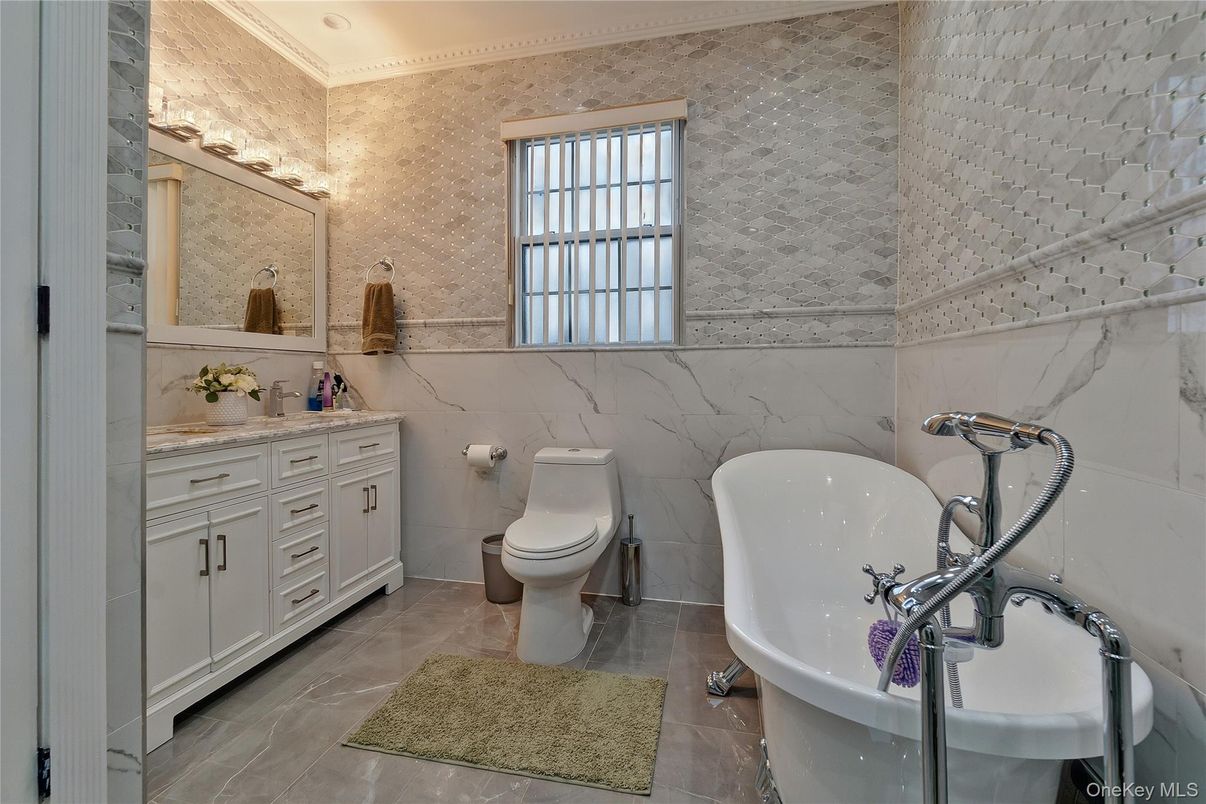 Bathroom, Dual Sink Vanities, Free Standing Baths, Interior, Marble Walls