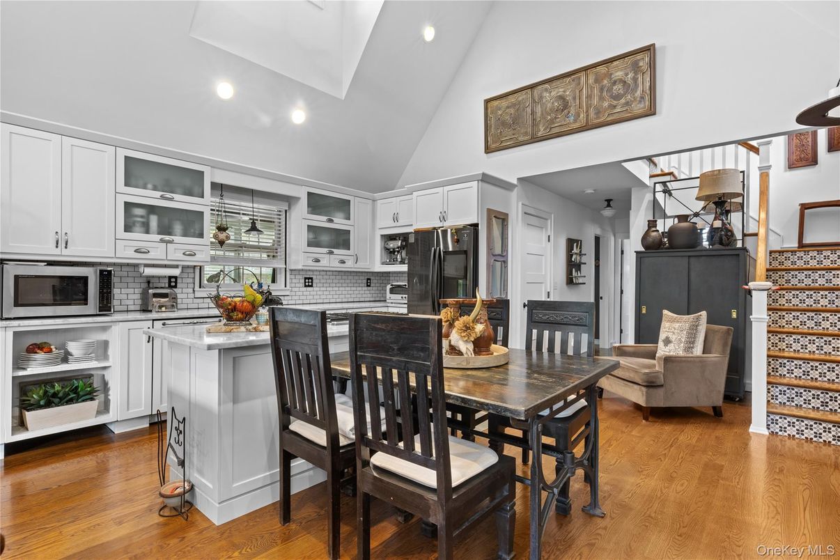 Dining room, Interior, Kitchen, Recessed Lighting, Wood Texture Flooring