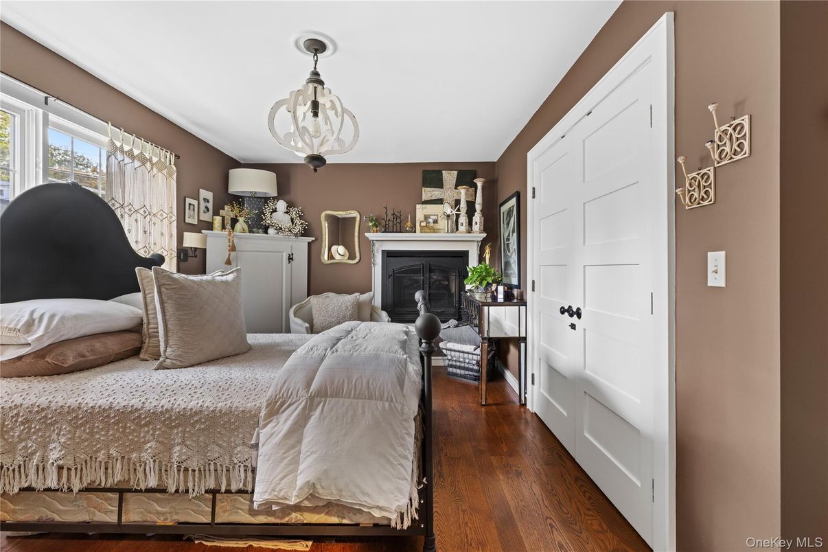Bedroom, Fireplace, Interior, Pendant Lights, Wood Texture Flooring