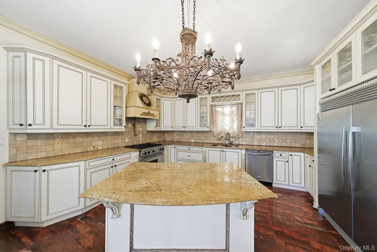 Chandelier, Interior, Kitchen, Stainless Steel Appliances, Wood Texture Flooring