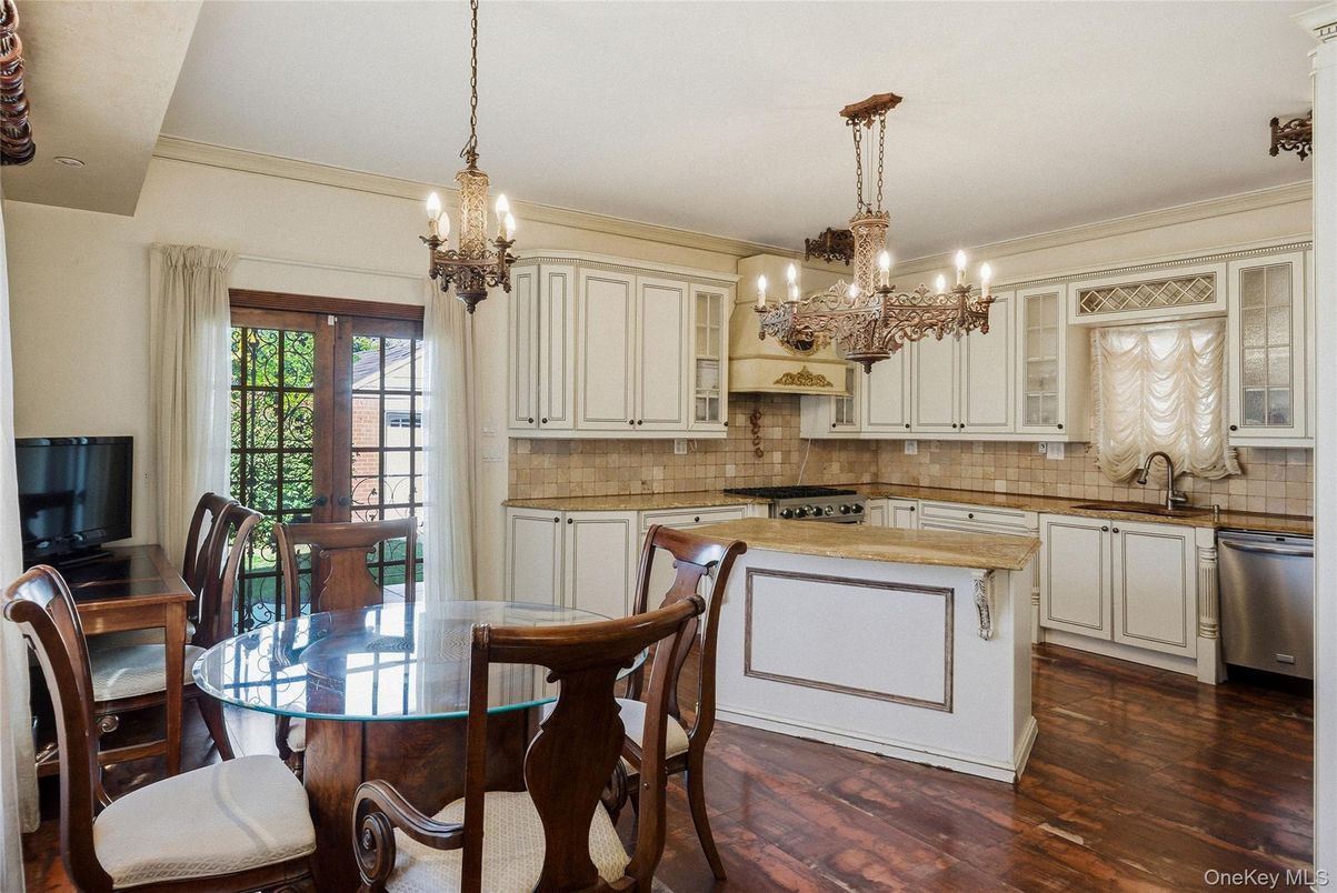 Chandelier, Dining room, Interior, Kitchen, Pendant Lights, Wood Texture Flooring