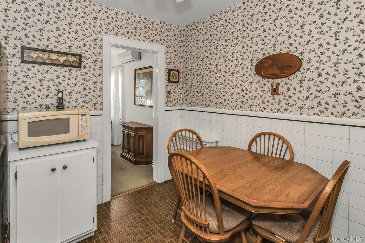 Dining room, Interior