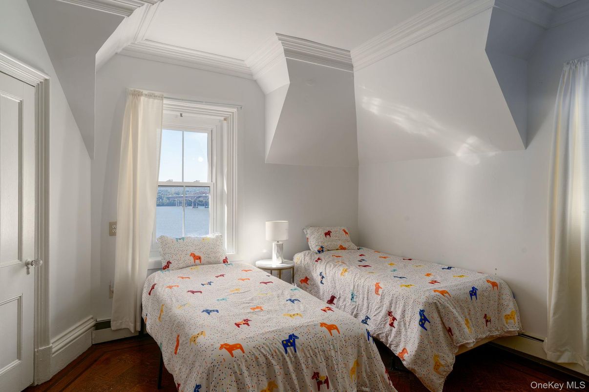 Bedroom, Interior, Water, Wood Texture Flooring