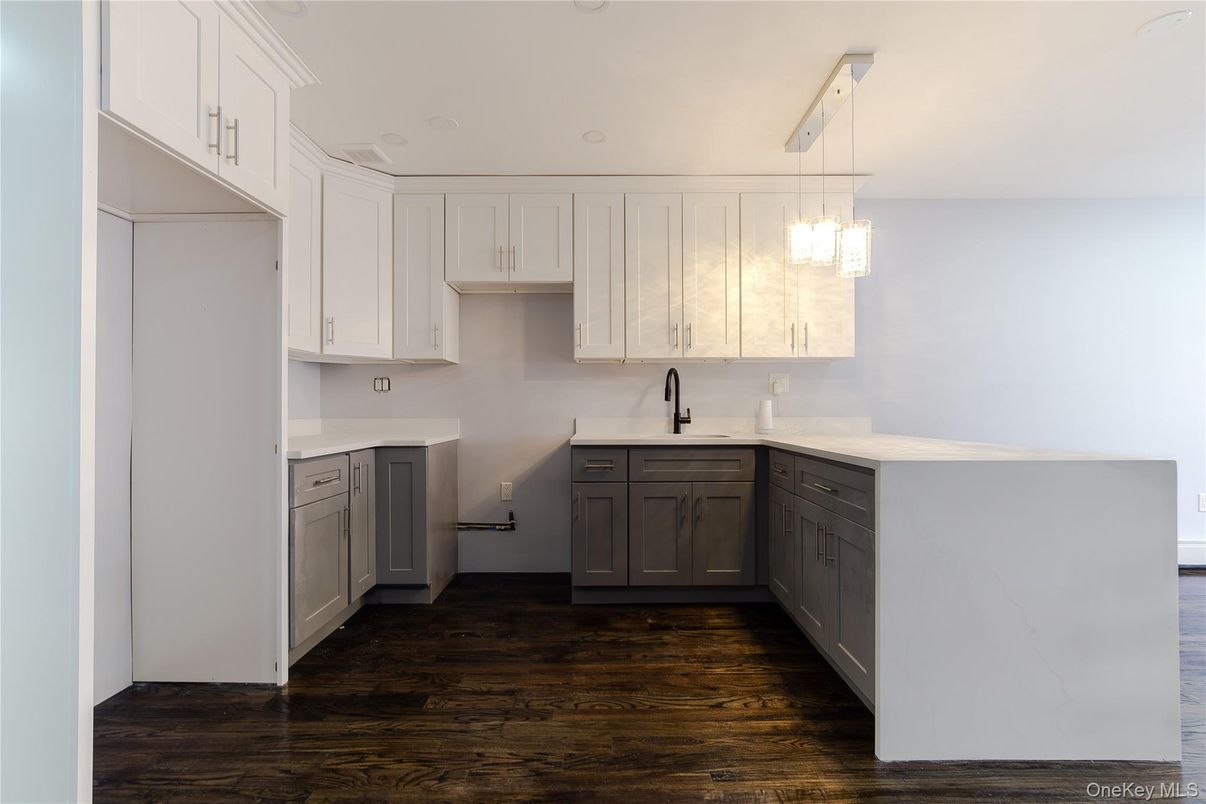 Interior, Kitchen, Pendant Lights, Wood Texture Flooring
