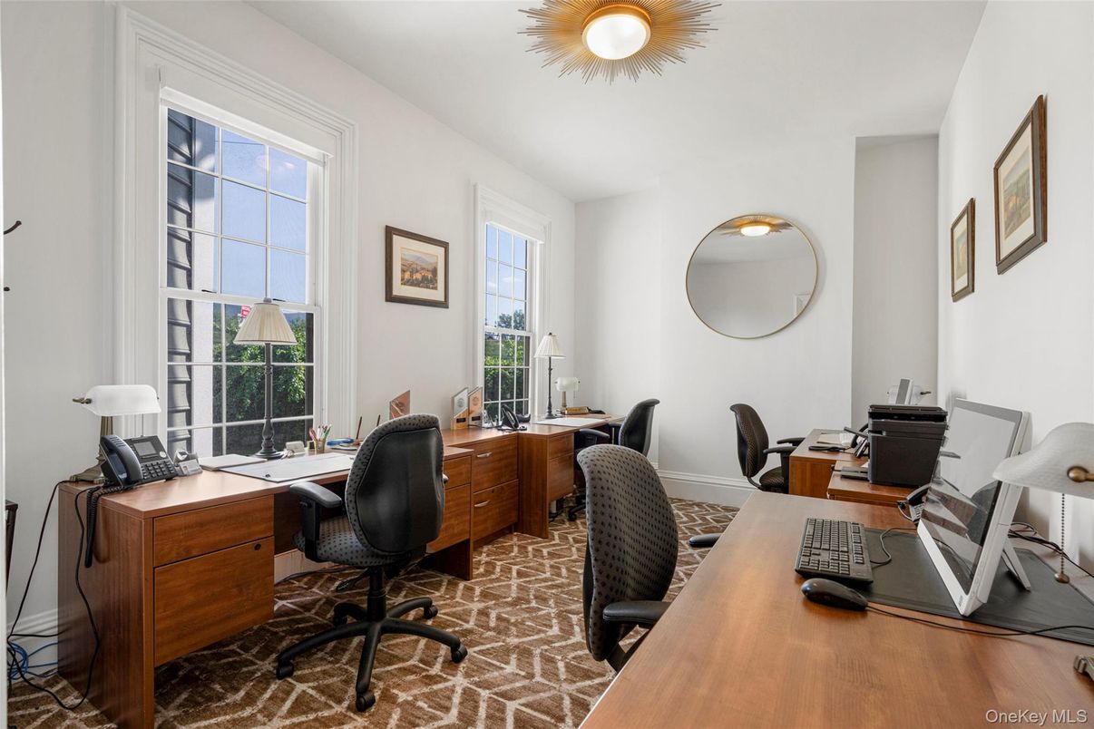 Home Office, Interior