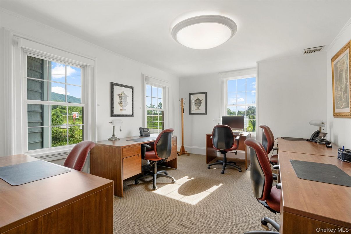 Home Office, Interior