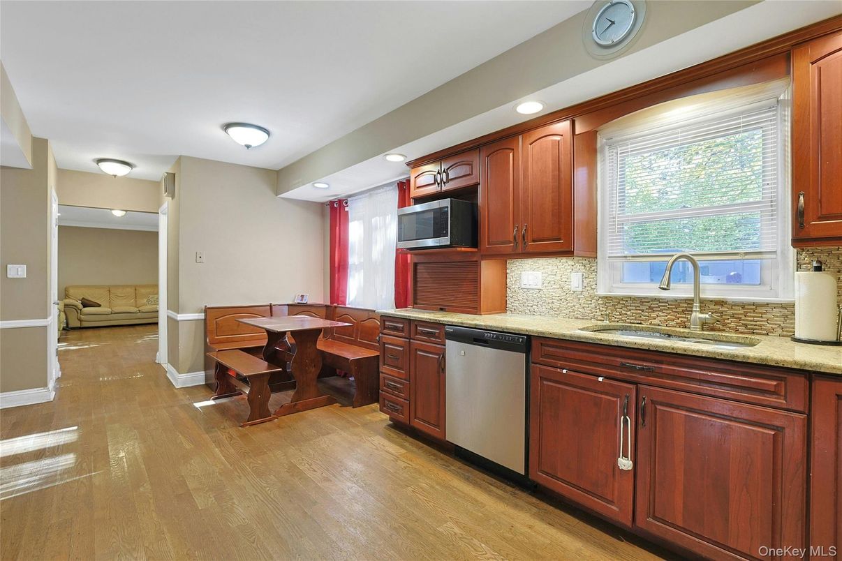 Dining room, Interior, Kitchen, Recessed Lighting, Wood Texture Flooring
