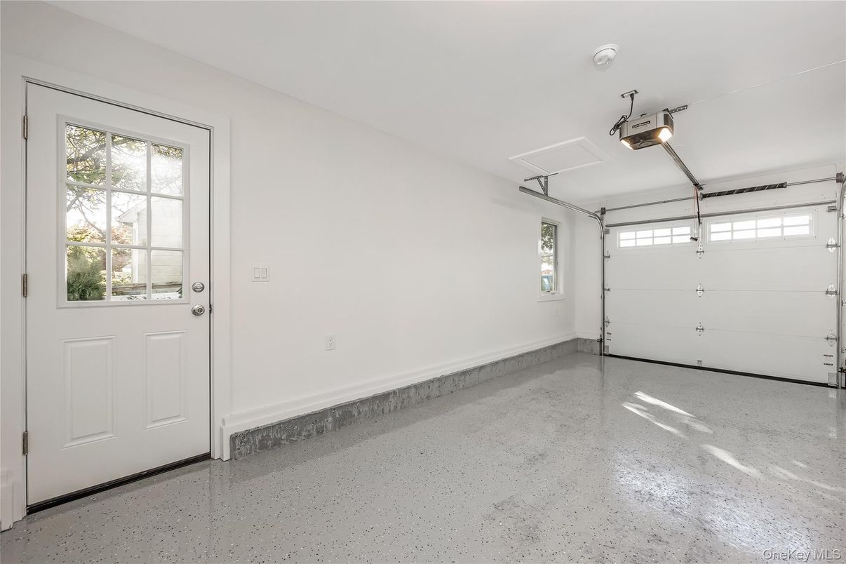 Garage, Interior