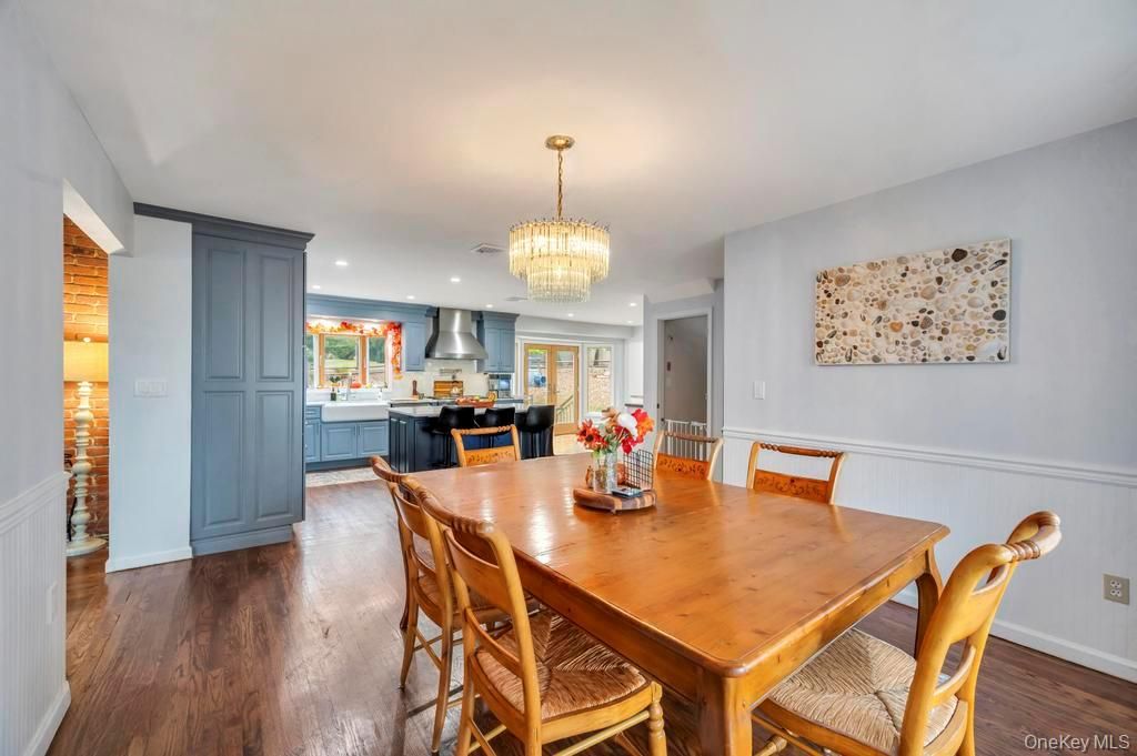 Chandelier, Dining room, Interior, Kitchen, Recessed Lighting, Wood Texture Flooring