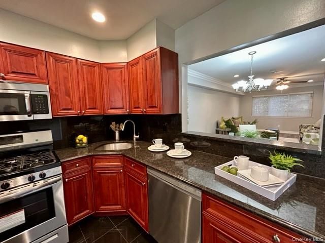 Chandelier, Interior, Kitchen, Recessed Lighting, Stainless Steel Appliances