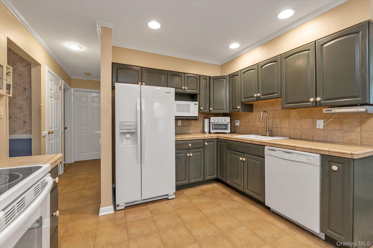 Interior, Kitchen, Recessed Lighting, Tile Countertops