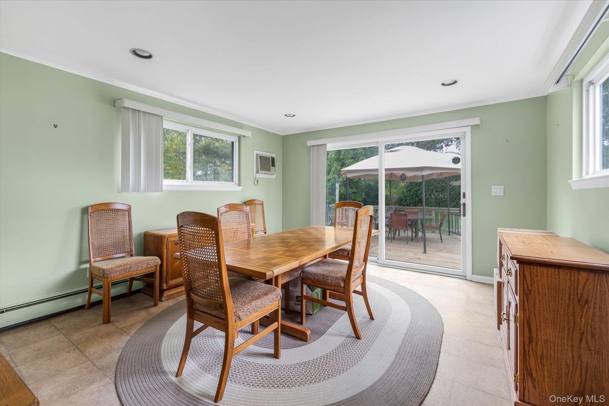 Dining room, Interior, Recessed Lighting