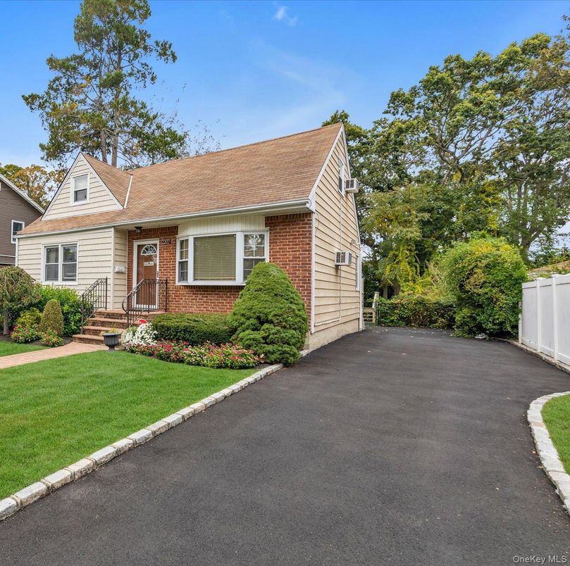 Exterior, Facade, Brick Facade, Cape Cod