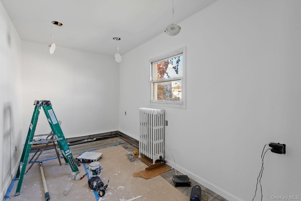 Empty room, Interior, Pendant Lights