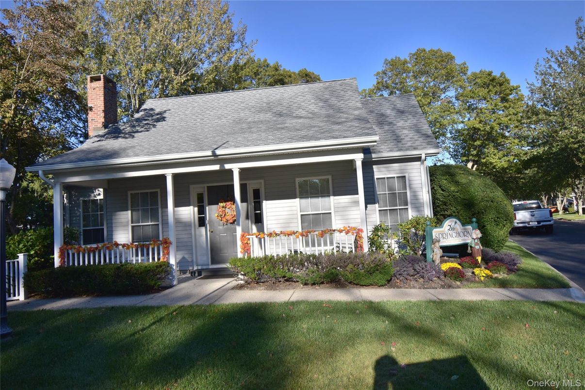 Exterior, Facade, Cape Cod