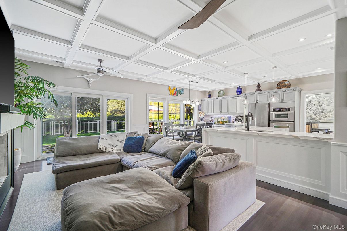 Dining room, Interior, Kitchen, Living room, Pendant Lights, Recessed Lighting, Stainless Steel Appliances, Wood Texture Flooring