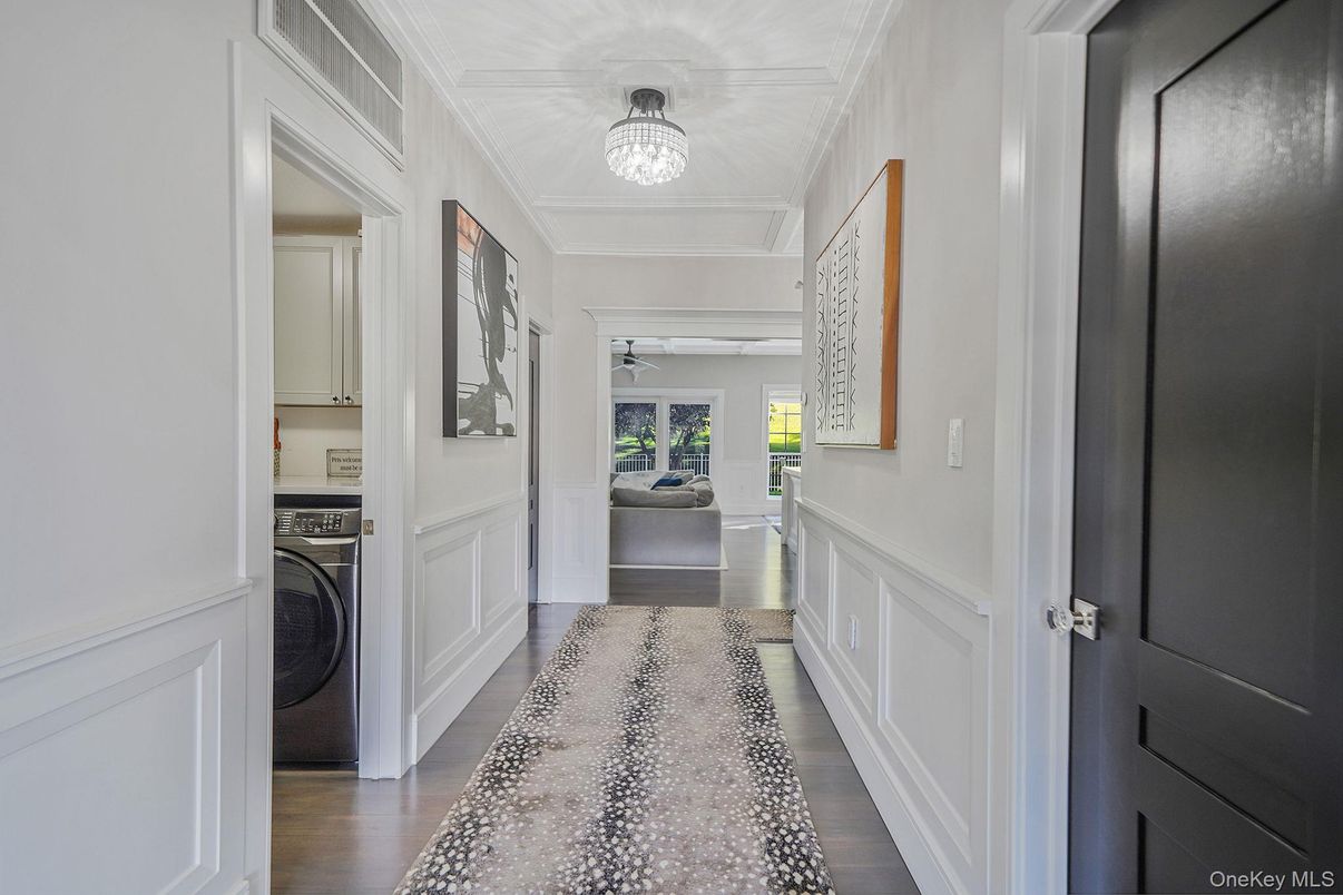 Interior, Washer, Wood Texture Flooring