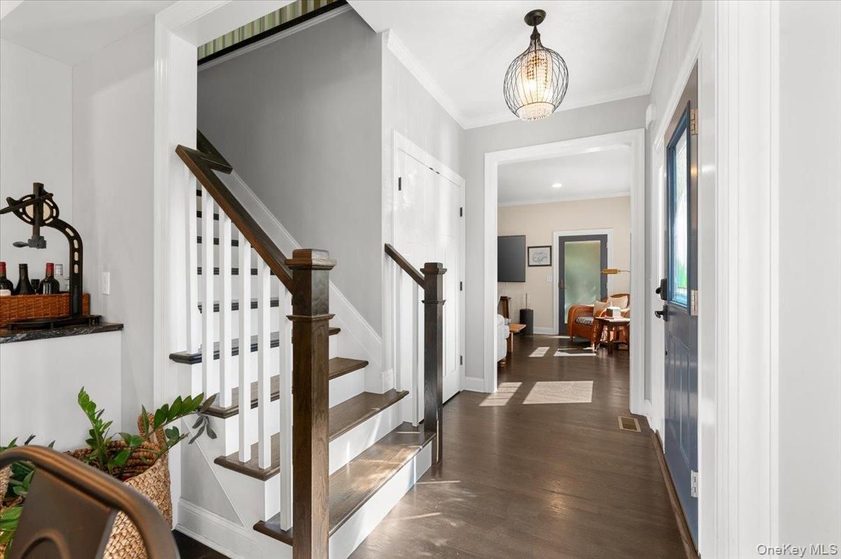 Interior, Pendant Lights, Recessed Lighting, Wood Texture Flooring
