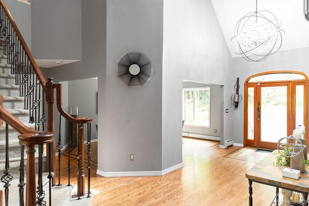 Interior, Pendant Lights, Wood Texture Flooring