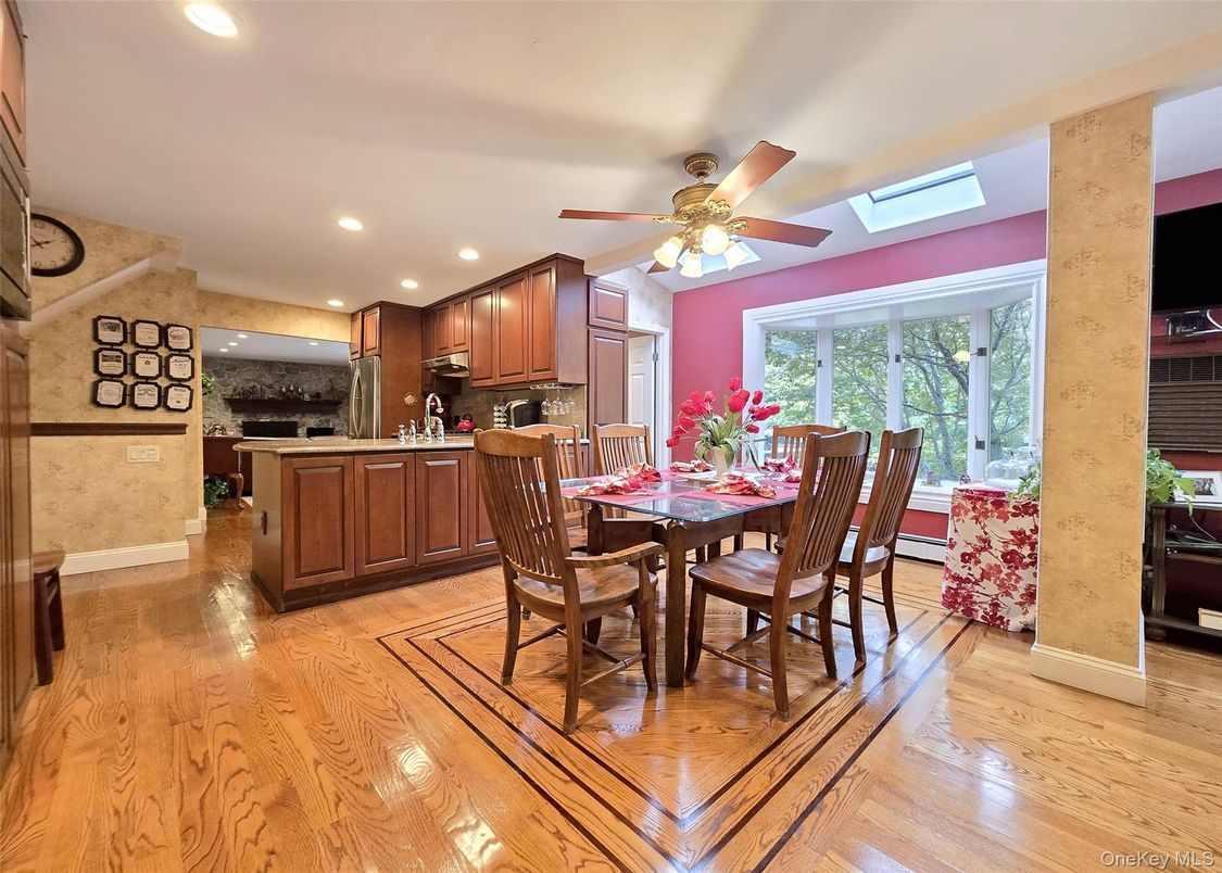 Dining room, Interior, Kitchen, Recessed Lighting, Wood Texture Flooring