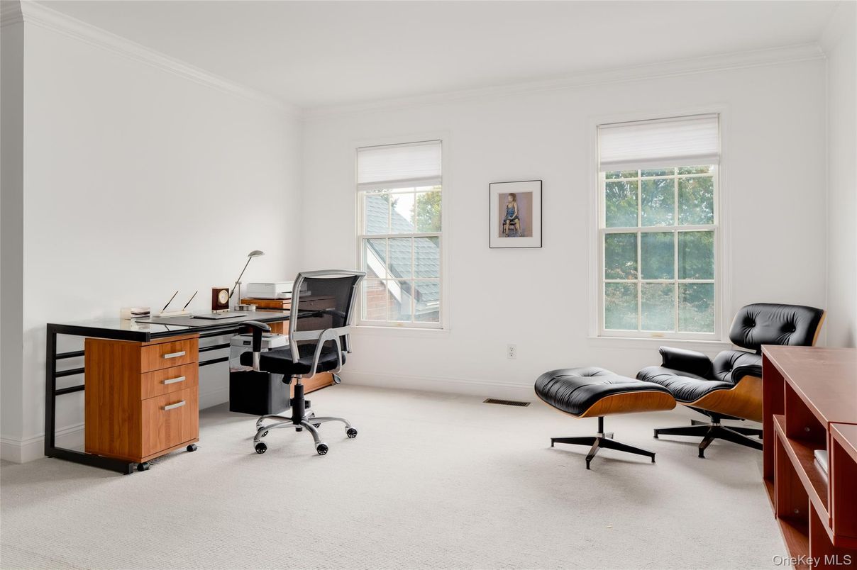 Home Office, Interior