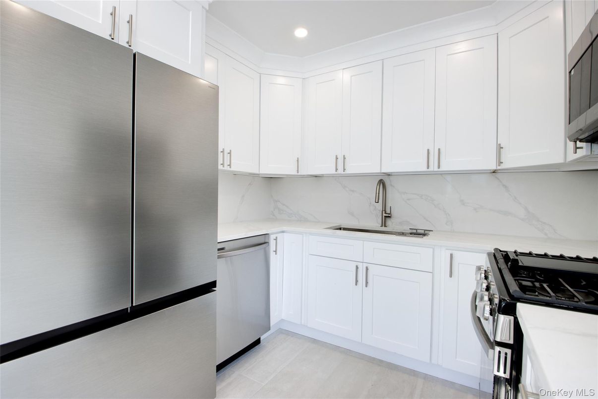 Interior, Kitchen, Marble Walls, Recessed Lighting