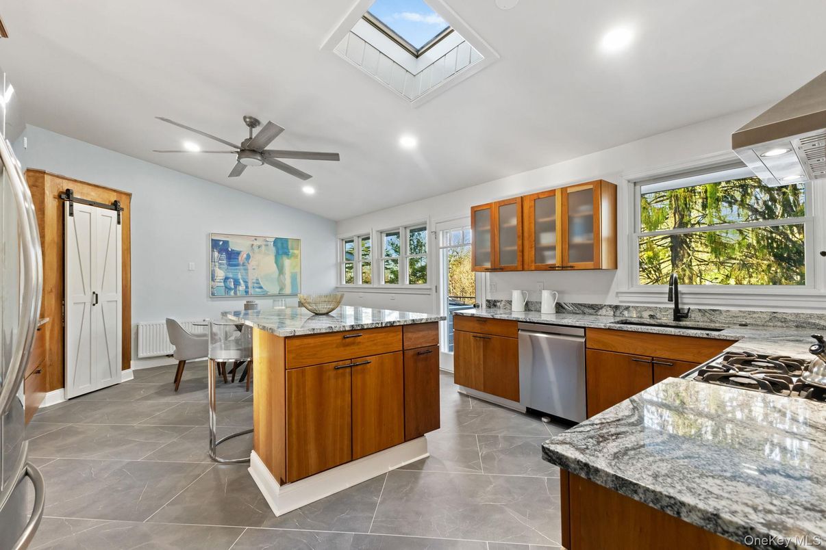 Dining room, Interior, Kitchen, Recessed Lighting