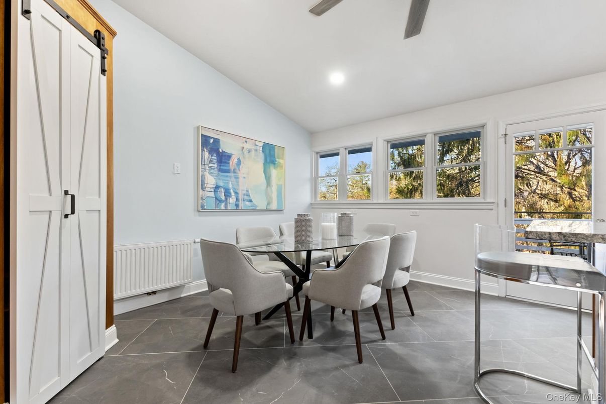 Dining room, Interior, Recessed Lighting