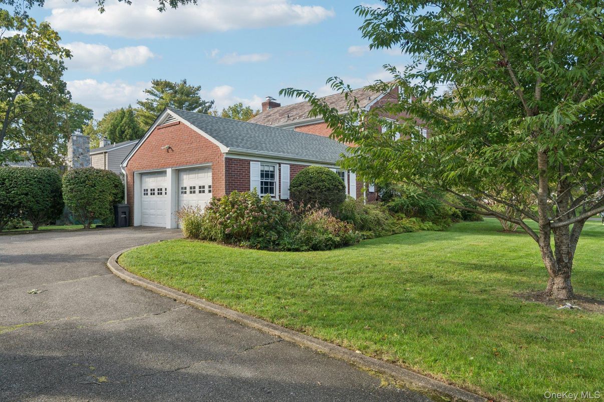 Attached, Exterior, Facade, Brick Facade, Cape Cod