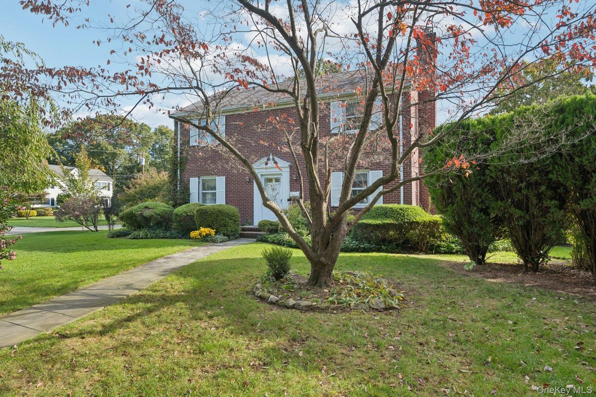 Exterior, Facade, Brick Facade, Georgian