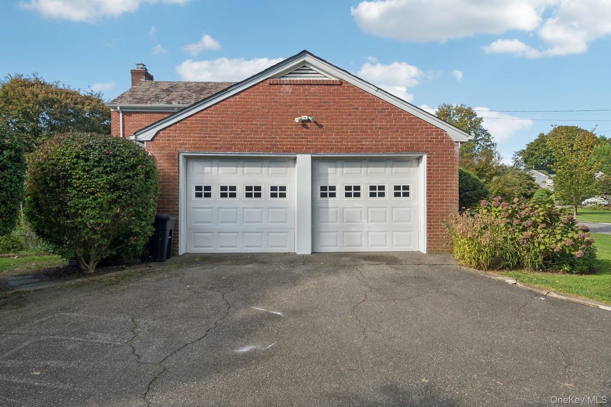 Detached Garage, Exterior