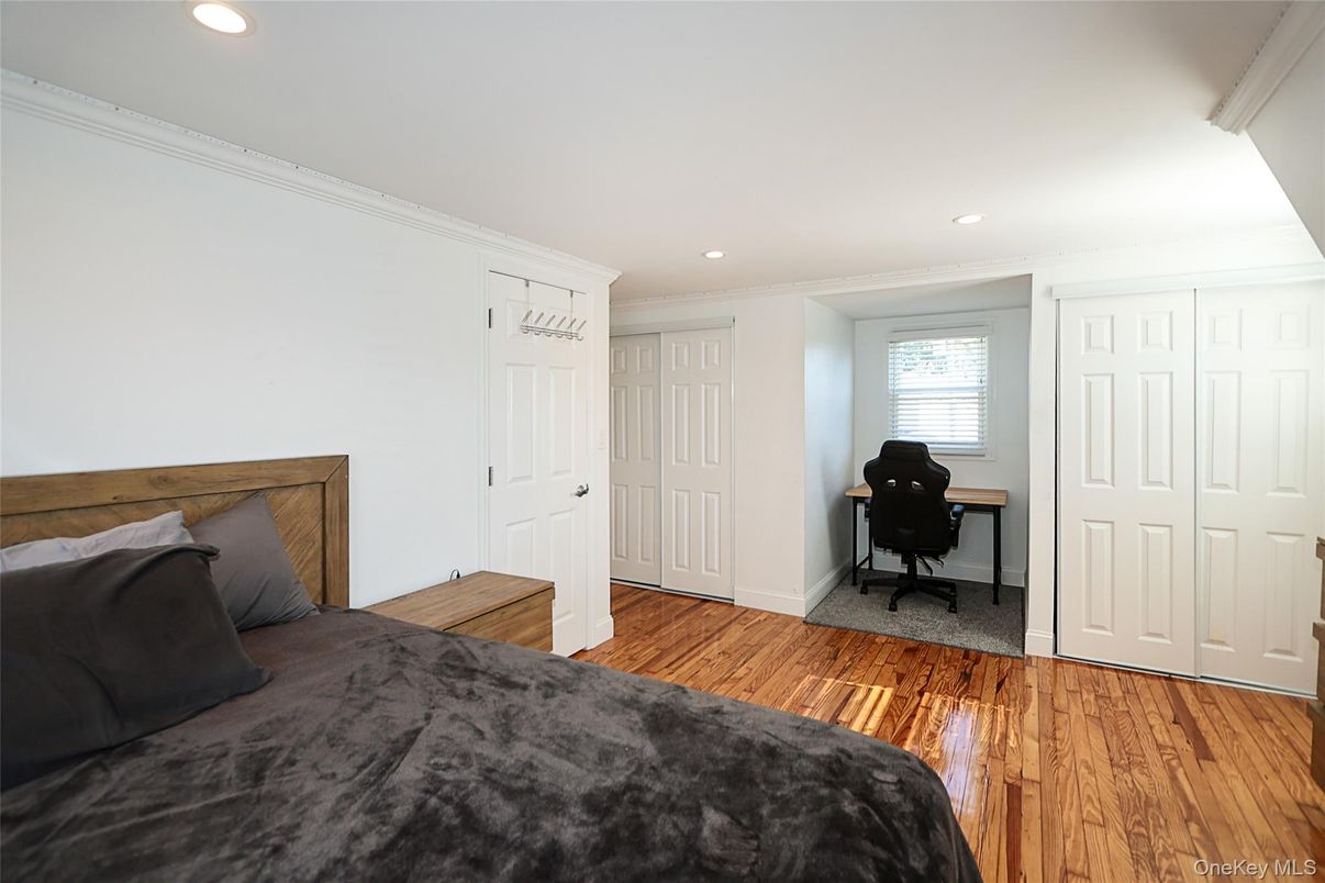 Bedroom, Home Office, Interior, Recessed Lighting, Wood Texture Flooring