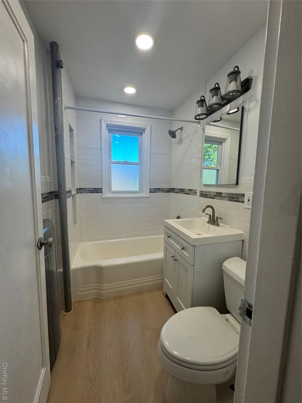 Bathroom, Interior, Recessed Lighting, Wood Texture Flooring