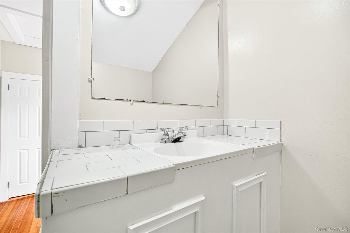 Bathroom, Interior, Tile Countertops