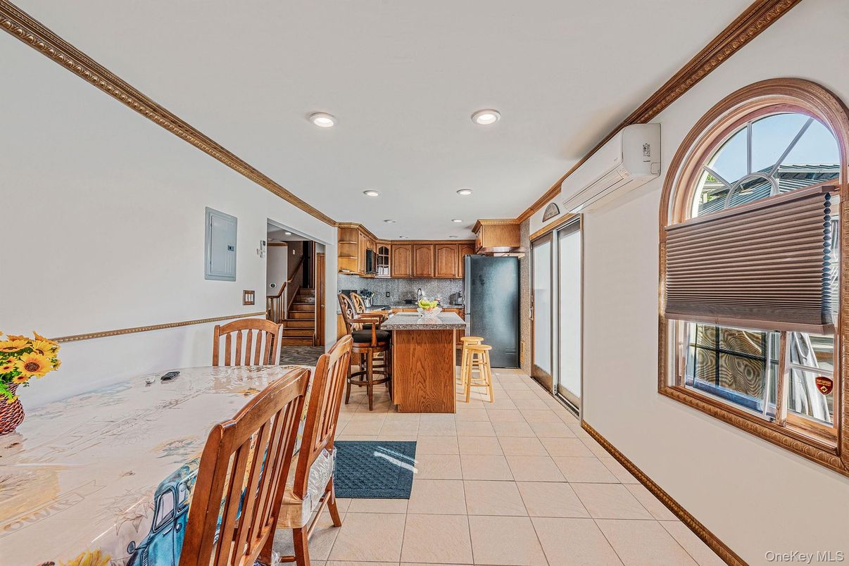 Dining room, Interior, Kitchen, Recessed Lighting