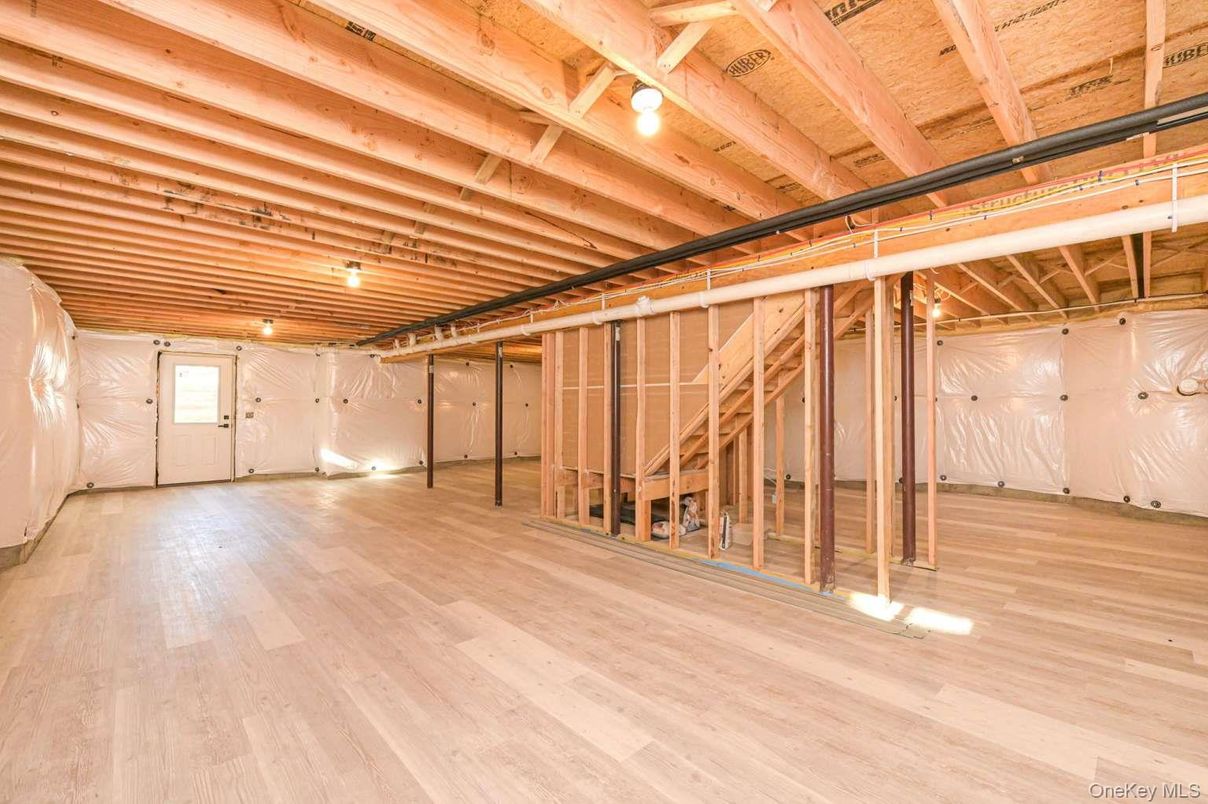 Empty room, Interior, Wooden Beams, Wooden Ceilings, Wood Texture Flooring