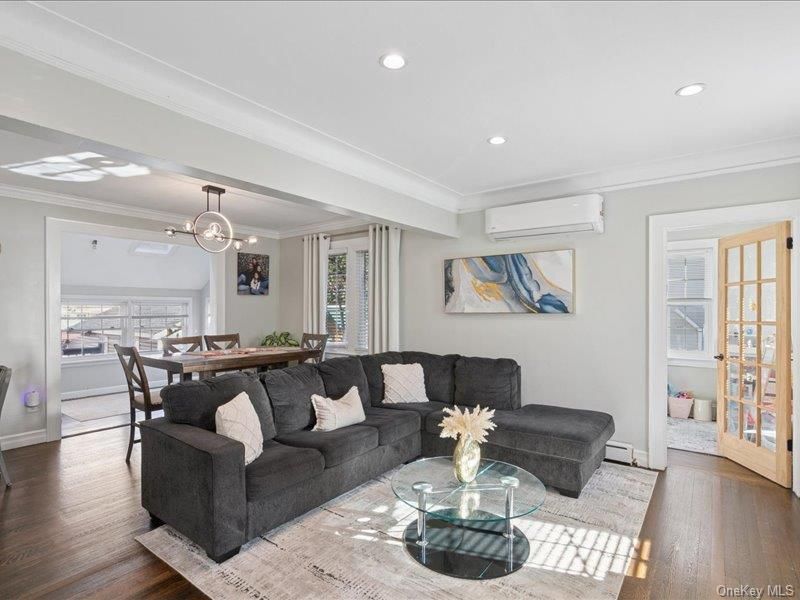 Dining room, Interior, Living room, Pendant Lights, Recessed Lighting, Wood Texture Flooring