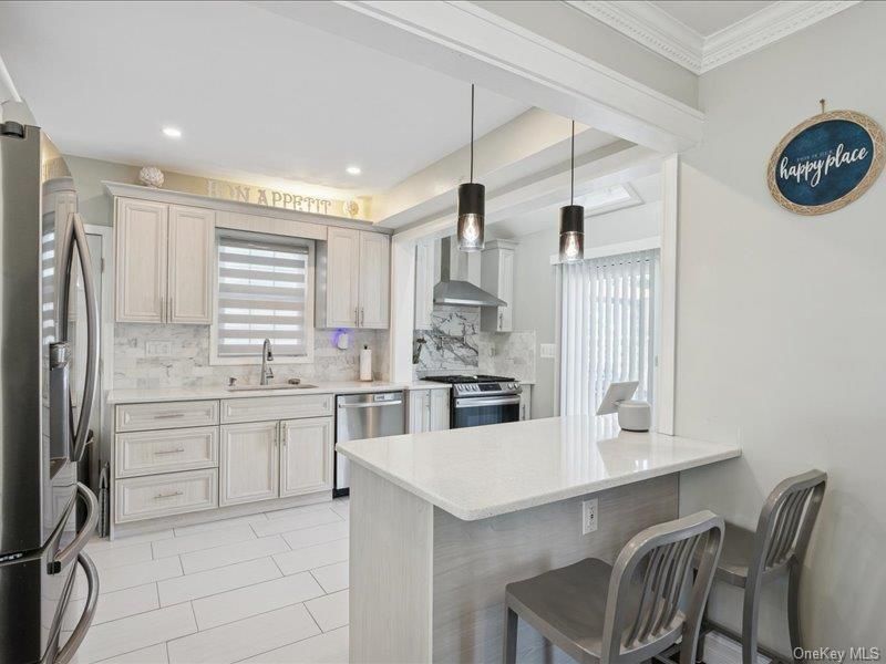 Interior, Kitchen, Pendant Lights, Recessed Lighting, Stainless Steel Appliances