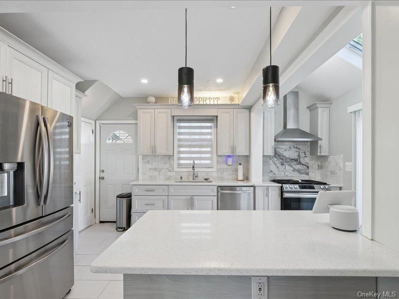 Interior, Kitchen, Pendant Lights, Recessed Lighting, Stainless Steel Appliances