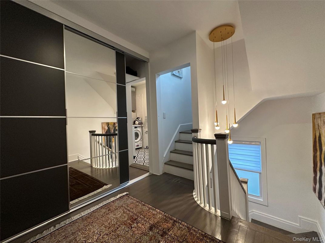 Interior, Pendant Lights, Wood Texture Flooring